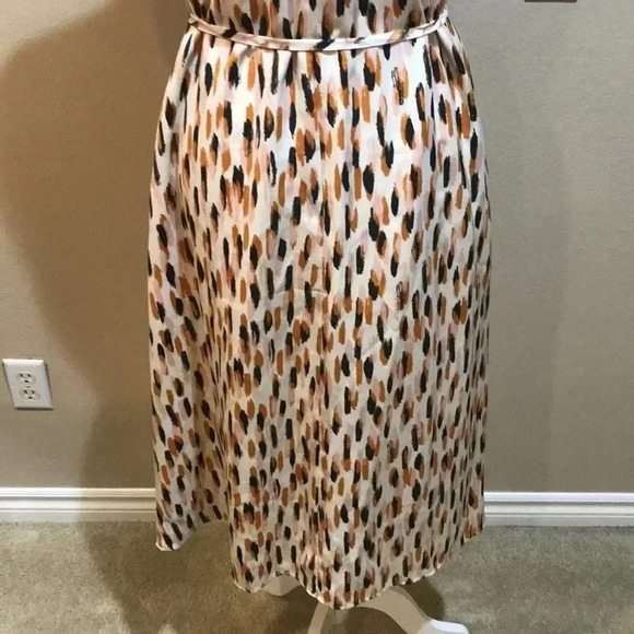 Banana Republic Twist Neck Halter Styling Midi Silk Look Fit and Flare Dress-MP - Picture 9 of 11